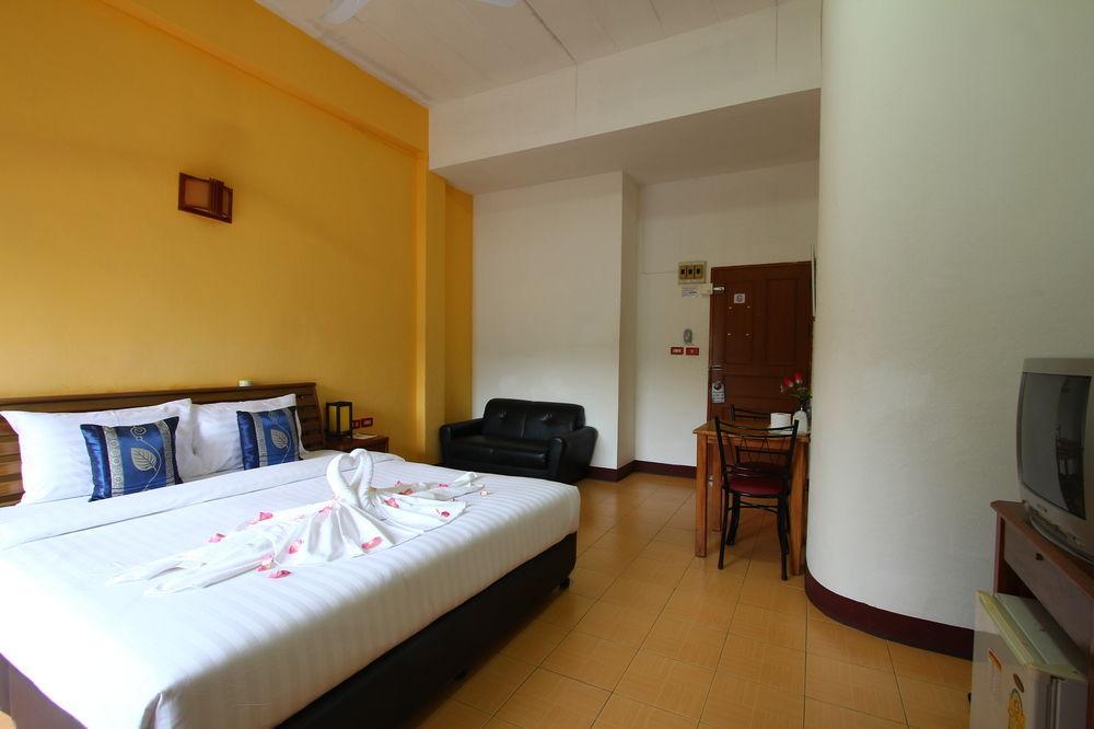 Sea U Honey Hotel Patong Exterior photo